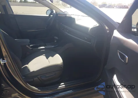 2025 Kia K4 Lxs z USA, uszkodzony, nr VIN 3KPFT4DE4SE168894